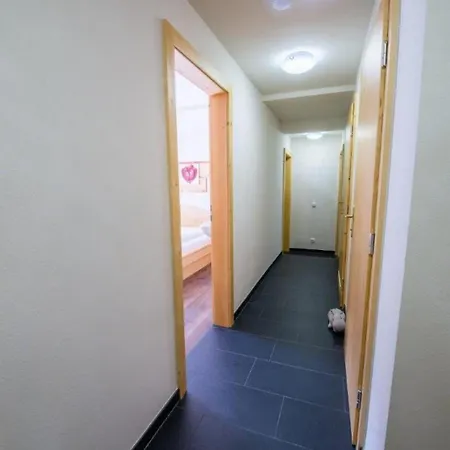 Semesterbostad Schoeneben Mijoba