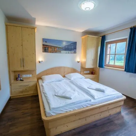 Schoeneben Mijoba * Wald im Pinzgau